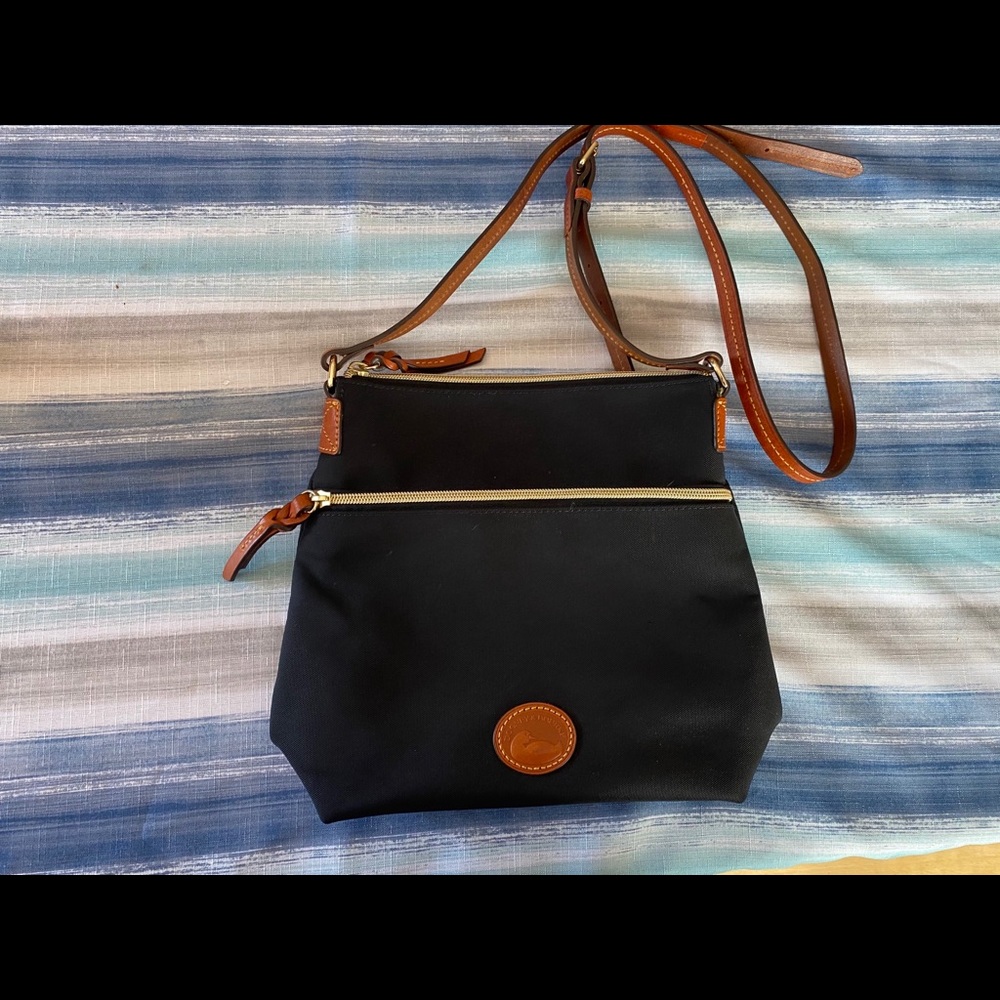 Dooney & Bourke Pebble Grain Crossbody! Never used